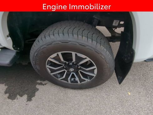 Used 2021 Toyota Tacoma TRD Sport AWD/4WD image 5