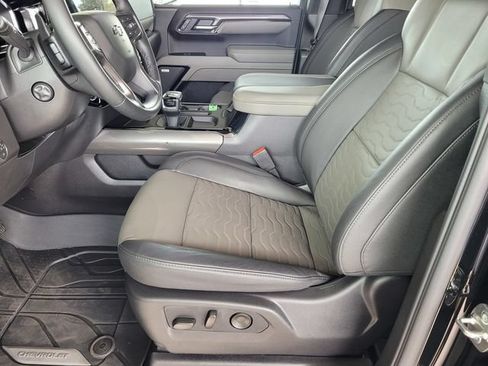 Used 2026 Chevrolet Silverado 1500 ZR2 AWD/4WD image 17