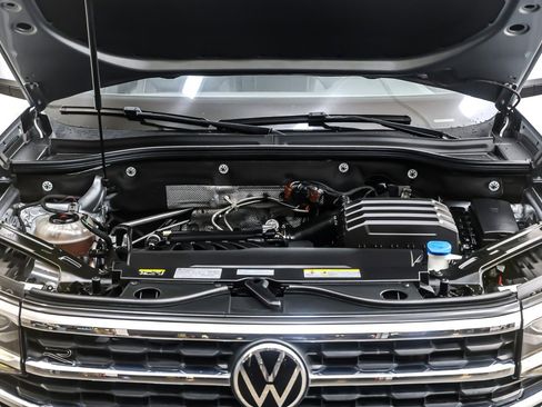 Used 2021 Volkswagen Atlas Cross Sport SE w/ V6 Towing Package image 11