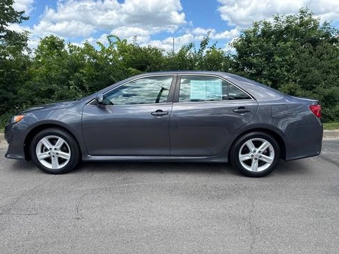 Used 2014 Toyota Camry SE FWD image 4