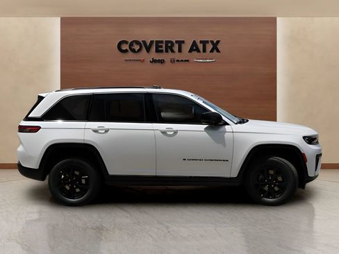 New 2026 Jeep Grand Cherokee Altitude RWD image 6