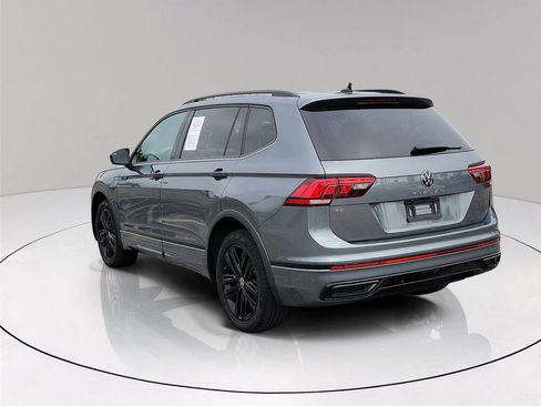 Used 2022 Volkswagen Tiguan SE R-Line image 4