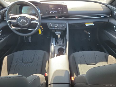 New 2026 Hyundai Elantra SE image 12