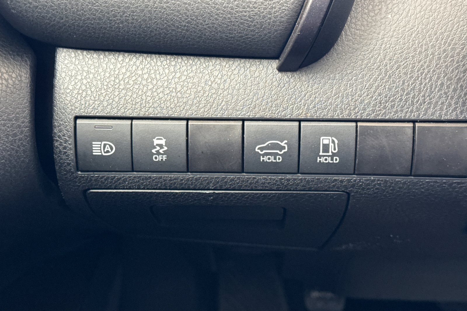 Certified 2021 Toyota Camry SE w/ Carpet Mat Package (TMS) FWD image 31