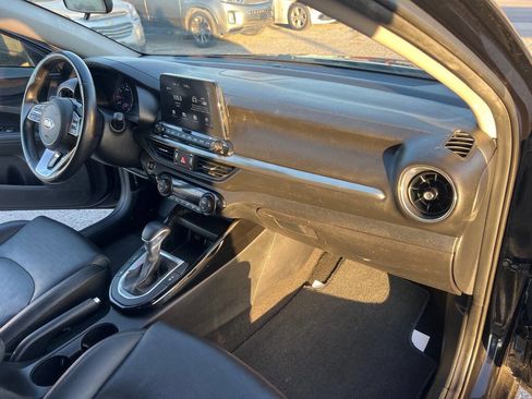 Used 2020 Kia Forte EX image 24