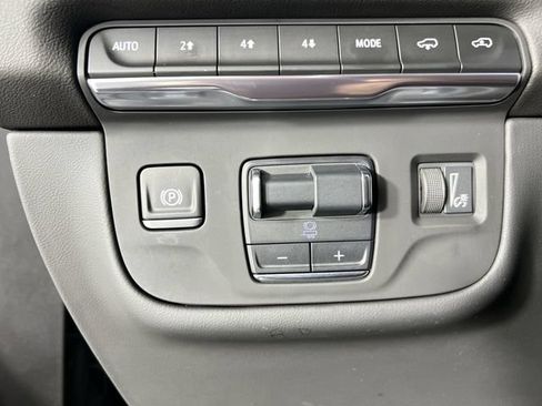 Certified 2025 Cadillac Escalade Premium Luxury w/ Touring Package AWD/4WD image 18