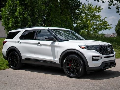 Used 2020 Ford Explorer ST w/ ST Street Pack AWD/4WD image 3