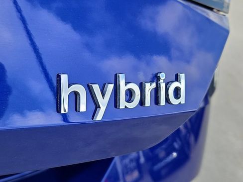 Used 2022 Hyundai Elantra Limited FWD image 9