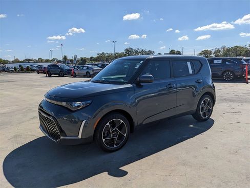 Certified 2023 Kia Soul EX image 5