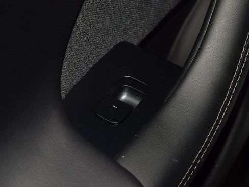 Used 2021 Tesla Model S Plaid image 44