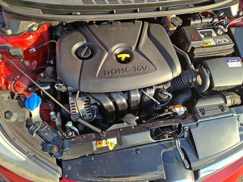 Used 2016 Hyundai Elantra SE image 28