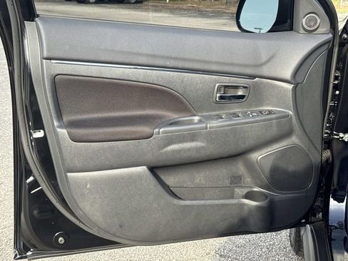 Used 2025 Mitsubishi Outlander Sport ES image 18