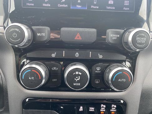 Used 2022 RAM 1500 Big Horn AWD/4WD image 25