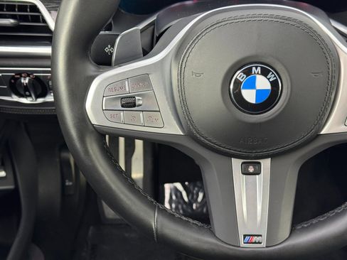 Used 2022 BMW 750i xDrive w/ Executive Package AWD/4WD image 22