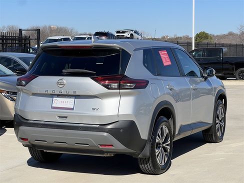 Certified 2023 Nissan Rogue SV image 4