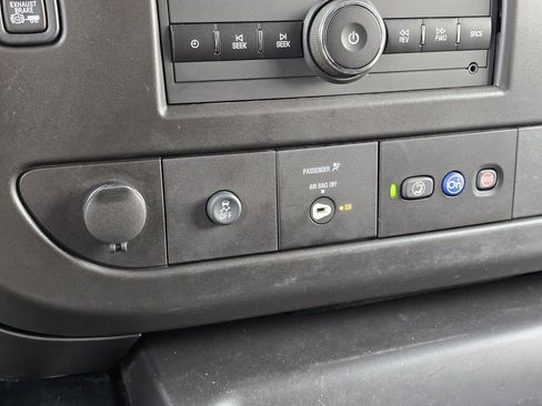 Used 2020 Chevrolet Express 2500 Extended w/ Driver Convenience Package image 27