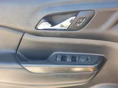 Used 2018 GMC Acadia SLT image 23