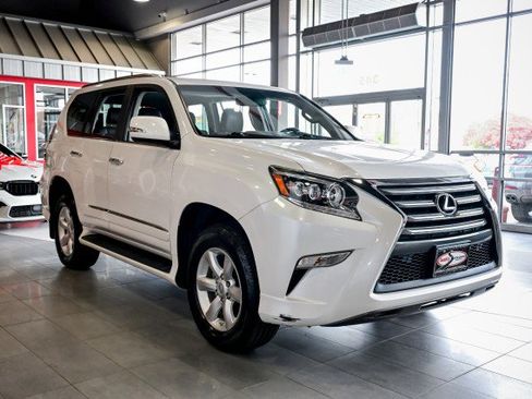 Used 2016 Lexus GX 460 image 3