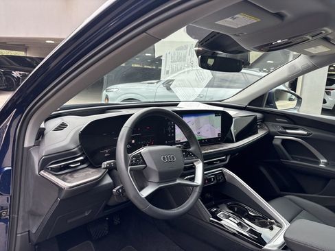 Used 2025 Audi Q5 Premium Plus w/ Premium Plus AWD/4WD image 12