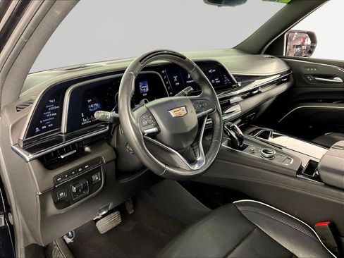 Used 2024 Cadillac Escalade Sport AWD/4WD image 17