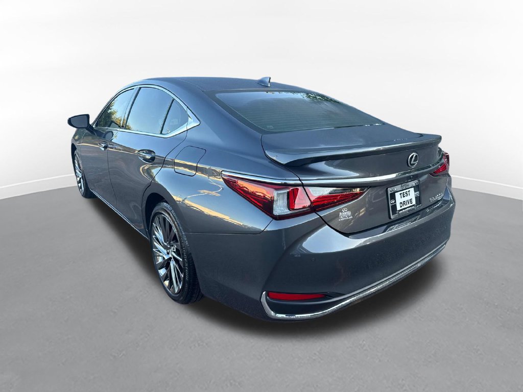 Used 2025 Lexus ES 300h Ultra Luxury w/ Accessory Package (Z2) FWD image 8