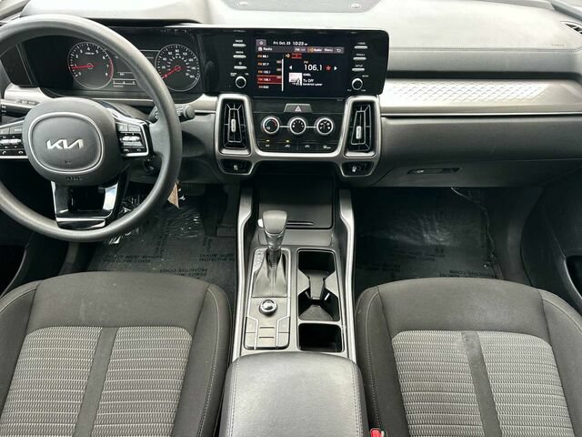Used 2023 Kia Sorento LX FWD image 16