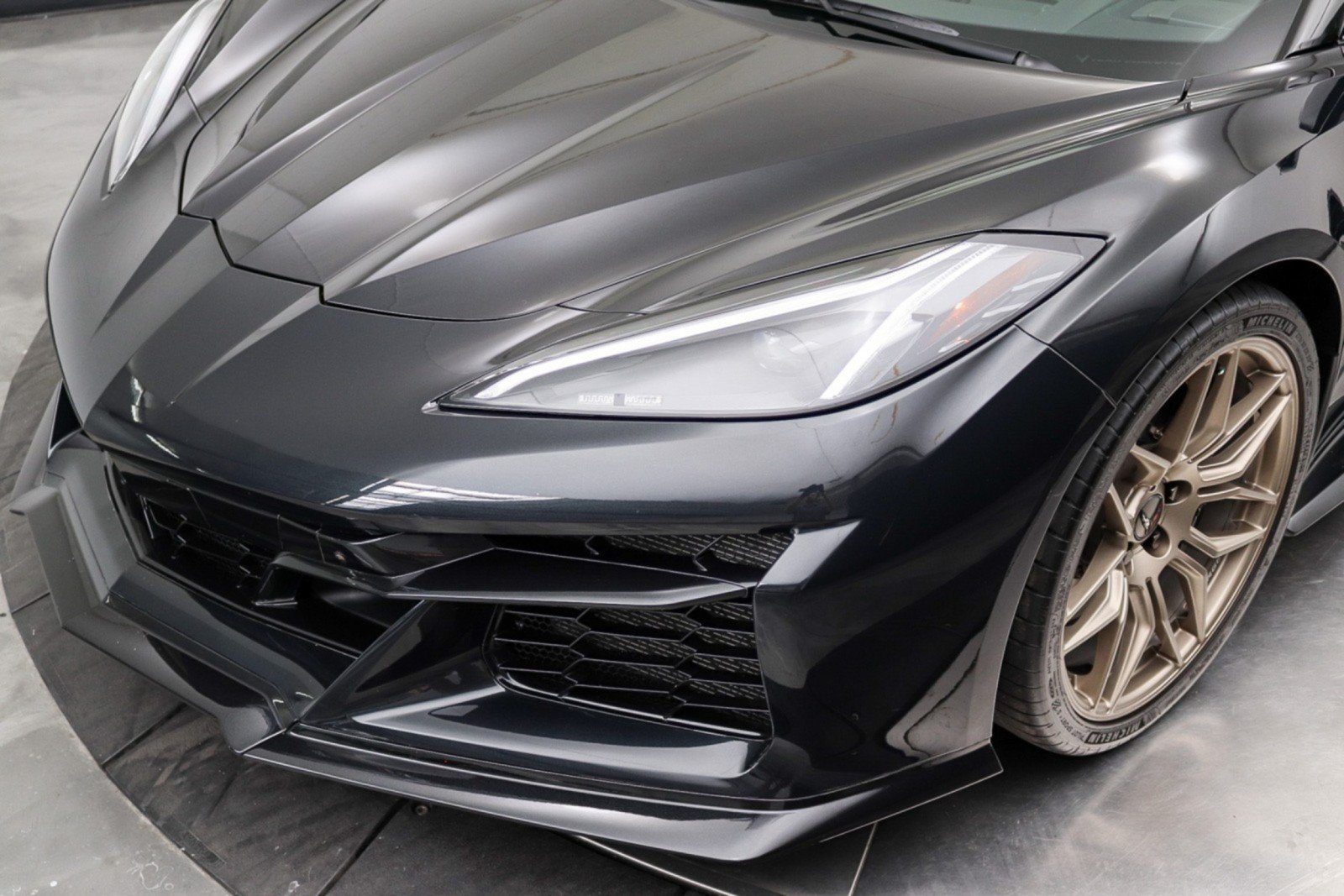 Used 2024 Chevrolet Corvette Z06 RWD image 18