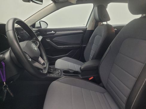Used 2025 Volkswagen Jetta SE w/ Sunroof Package FWD image 17