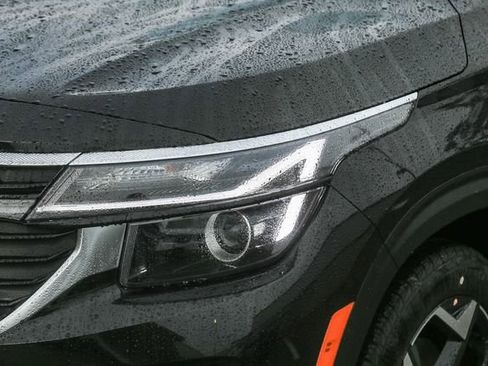 New 2026 Kia Seltos S image 13