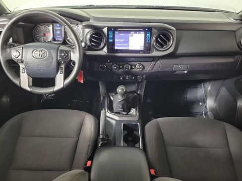 Used 2019 Toyota Tacoma TRD Off-Road AWD/4WD image 16