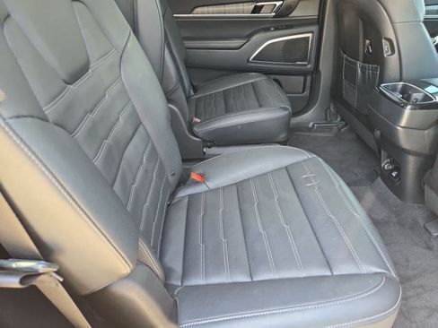 Used 2025 Kia Telluride SX Prestige AWD/4WD image 19