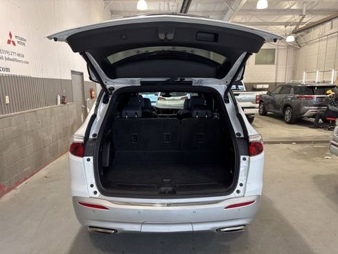 Used 2024 Buick Enclave Premium image 5