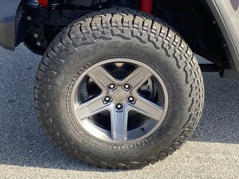 Used 2023 Jeep Gladiator Rubicon w/ LED Lighting Group image 24