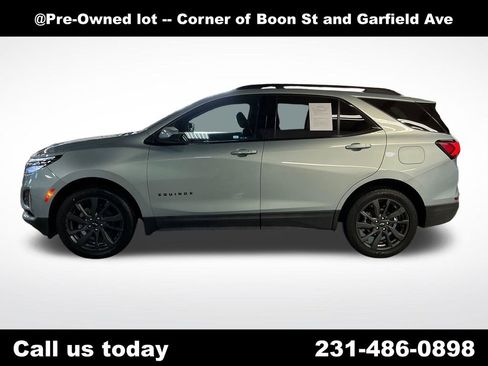 Used 2022 Chevrolet Equinox RS AWD/4WD image 2