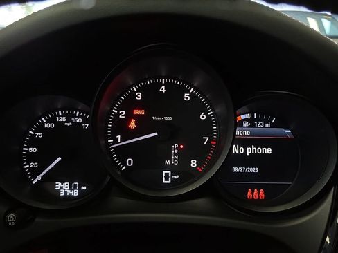 Certified 2024 Porsche Macan AWD/4WD image 6