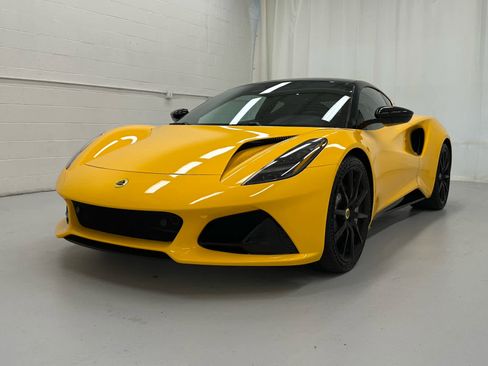 Used 2025 Lotus Emira RWD image 4