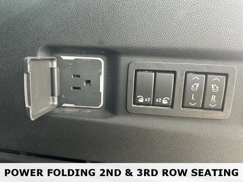 Used 2021 Chevrolet Tahoe Premier w/ Premium Package image 12