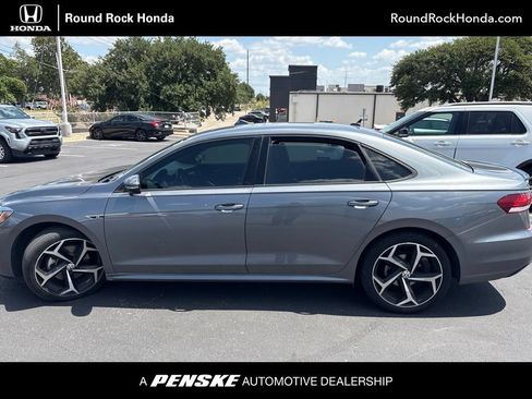 Used 2022 Volkswagen Passat 2.0T R-Line FWD image 1