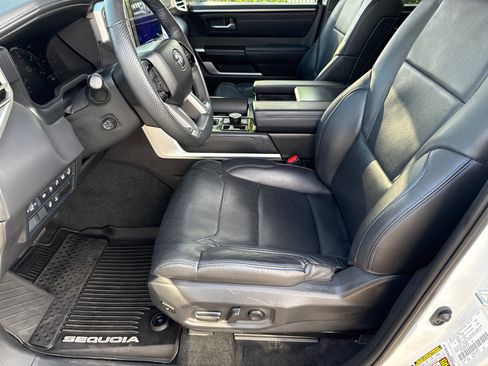 Used 2024 Toyota Sequoia Platinum AWD/4WD image 27