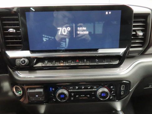 Used 2025 Chevrolet Silverado 2500 High Country w/ High Country Premium Package image 13