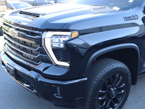 Certified 2025 Chevrolet Silverado 2500 High Country w/ High Country Premium Package image 17