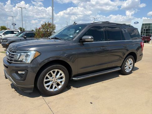 Used 2020 Ford Expedition XLT w/ Equipment Group 202A RWD image 3
