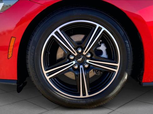 Used 2024 Ford Mustang Convertible image 10