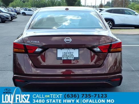 Used 2025 Nissan Altima 2.5 SV FWD image 29