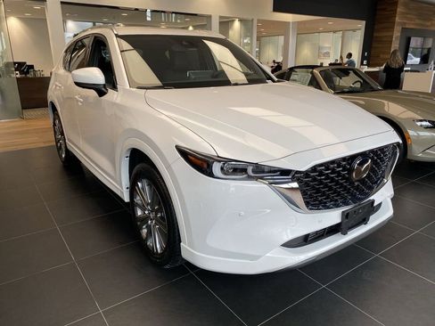 Used 2023 MAZDA CX-5 Signature AWD/4WD image 2
