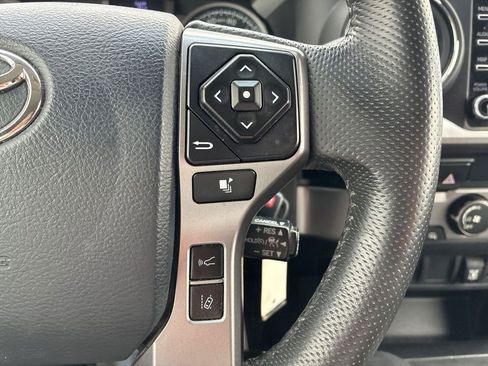 Used 2020 Toyota Tacoma SR5 AWD/4WD image 18