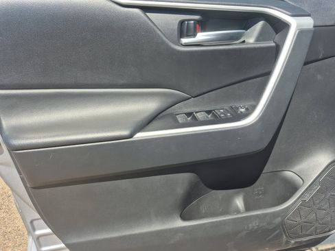 Used 2025 Toyota RAV4 XLE AWD/4WD image 14