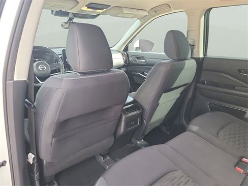 Used 2022 Nissan Pathfinder SV image 15