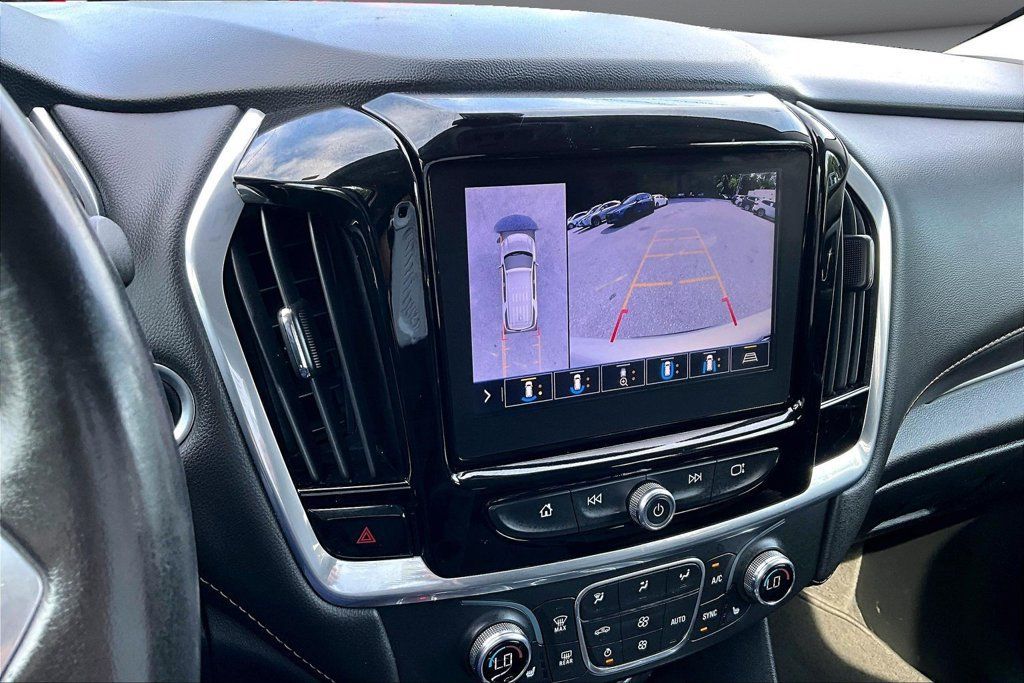 Used 2020 Chevrolet Traverse LT w/ LT Premium Package AWD/4WD image 14
