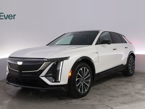 Used 2024 Cadillac Lyriq Sport w/ LPO, Floor Liner Package AWD/4WD image 2